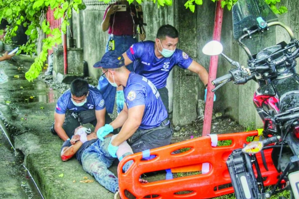 Emergency personnel from the Iloilo City Disaster Risk Reduction and Management Office and the Bureau of Fire Protection-Iloilo City render medical assistance to simulated motorcycle crash victims along McArthur Highway in Barangay Buhang, Jaro district during the city's first full-scale simulation exercise on Wednesday, Sept. 16, 2026. ALLEN ANIMAS/PN