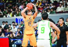 UST repels DLSU rally, bounces back in UAAP University of Santo Tomas Growling Tigers forward Landyn Jumawan shoots over the defense of the De La Salle University Green Archers during their UAAP Season 89 men’s basketball clash. UST held off a late DLSU rally for an 80-75 victory. UAAP