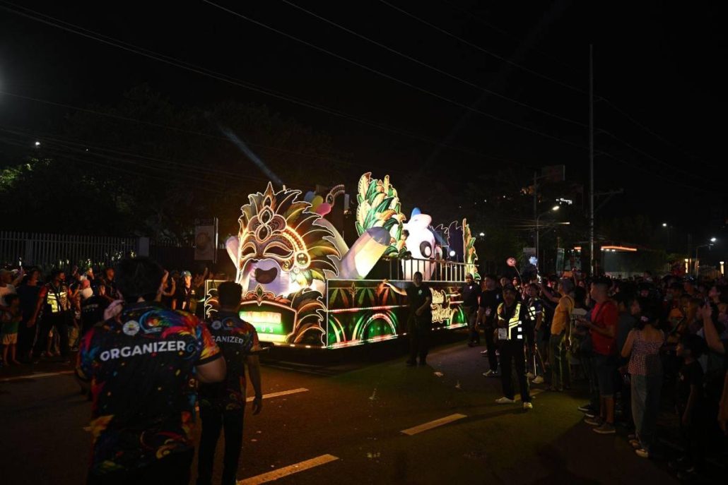 The gaming platform made a striking impression with its 21-foot emerald-and-gold float, which illuminated the parade route with an elaborate display of lights and festive design.