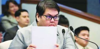 Anti-Money Laundering Council (AMLC) Secretariat Executive Director Atty. Ronel U. Buenaventura takes the witness stand at the impeachment trial of Vice President Sara Duterte-Carpio at the Senate in Pasay City. Buenaventura is being presented by the House prosecution panel to testify on financial records, covered transaction reports, and alleged unexplained wealth under Article II of the impeachment charges. INQUIRER PHOTO / NIÑO JESUS ORBETA