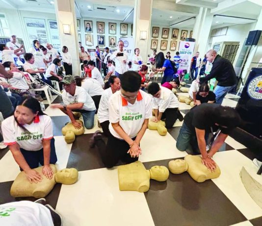 Bacolod equips vulnerable sectors with life-saving skills Participants perform Hands-Only CPR during a life-saving training program at the Bacolod City Government Center lobby on October 22, 2026. MAE SINGUAY/PN