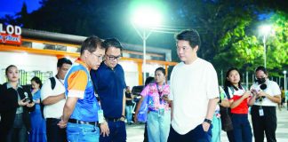 Bacolod City Lone District Rep. and House Deputy Speaker Albee Benitez, Mayor Greg Gasataya, and City Engineer Lobel Rafael Ceballos inspect the P80-million Heritage Plaza redevelopment project at the Bacolod Public Plaza on Thursday, October 1. ALBEE BENITEZ FB PHOTO