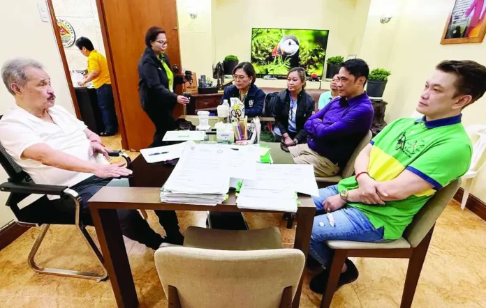 Capiz Gov. Fredenil H. Castro leads a high-level strategic planning session with DOH Western Visayas officials and provincial health officials on the proposed 100-bed Capiz General Hospital in Pontevedra. RMN ROXAS PHOTO 