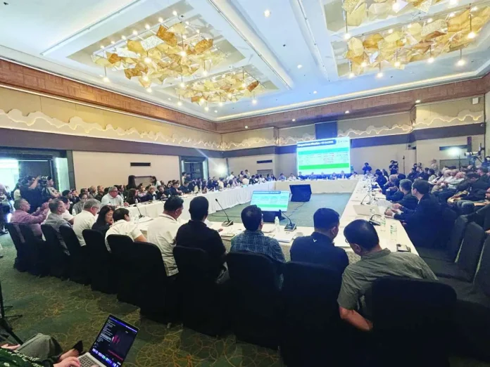 DOE_planning_failure_copy_compressed_resized Lawmakers from the House Committees on Energy, Visayas Development, and Legislative Franchises convene a joint public hearing in Bacolod City on Oct. 3, 2026 to investigate recurring power outages and grid instability affecting the Visayas. MAE SINGUAY/PN