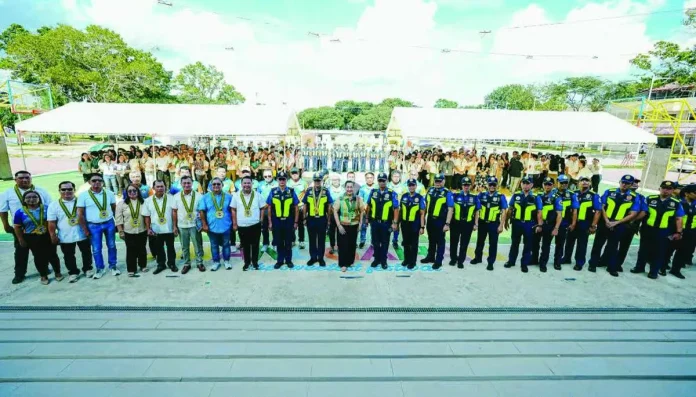 Guimaras Gov. Ma. Lucille Nava joins PRO-6 Regional Director PBGen Randulf Tuaño, other Guimaras public officials and PRO-6 personnel during the recognition of the province for its support and community participation in Project R.T.T. 3389, which resulted in the voluntary surrender of 101 undocumented firearms. PROVINCE OF GUIMARAS FB PHOTO