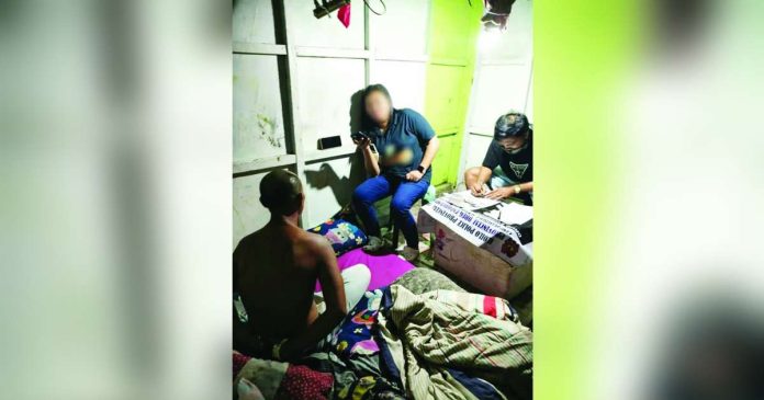 Police caught alias “Banong” (left) with P714,000 worth of suspected shabu during an anti-illegal drug operation in Barangay Poblacion South, Oton, Iloilo on Oct. 7, 2026. IPPO PHOTO