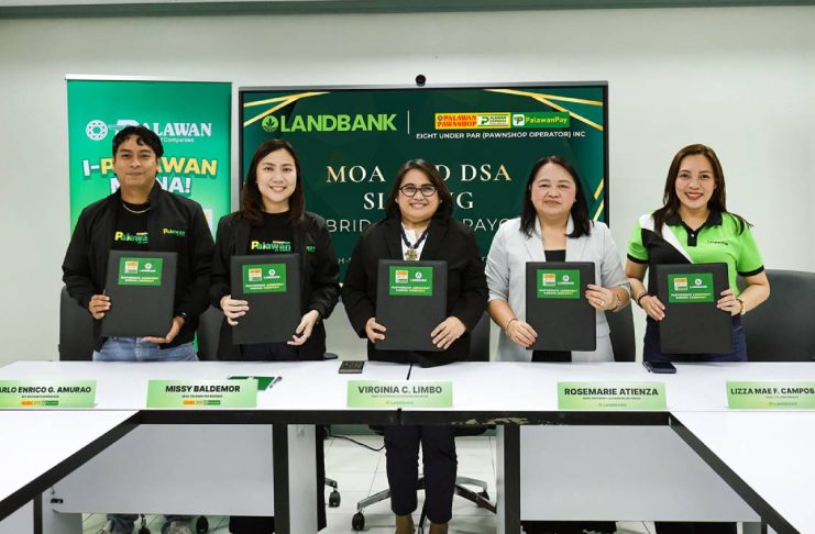 Palawan Group Synergizes with LANDBANK and DSWD for Seamless Financial Aid Distribution From left to right: Karlo Enrico Amurao, Key Accounts Supervisor of Palawan; Missy Baldemor, Head of Palawan for Business; Virginia C. Limbo, Head of the Southwest Luzon Branches Group for LandBank; Rosemarie Atienza, Head of the Southeast Luzon Branches Group for LandBank; Lizza Mae F. Camposano, Head of the Calapan Branch for LandBank
