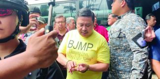 The Sandiganbayan’s 5th Division suspended Sen. Jinggoy Estrada again on Monday for 90 days due to his plunder case. This is his second suspension after another division of the anti-graft court had earlier suspended him last June for graft. FILE PHOTO BY JOHN ERIC MENDOZA | INQUIRER.NET