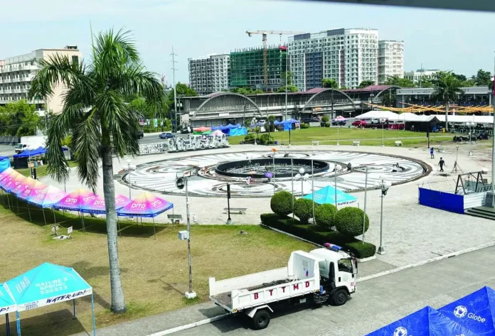 TIEZA_apology_compressed_resized The ongoing redevelopment of the Bacolod City Government Center fountain by the Tourism Infrastructure and Enterprise Zone Authority (TIEZA) is part of the agency’s more than P300-million projects in Bacolod City, which also include the rehabilitation of the Bacolod Public Plaza. The projects have drawn scrutiny from the city government over construction deficiencies, coordination lapses and delays. MAE SINGUAY/PN