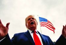 President Donald Trump says the United States is looking "very strongly" at the case of a Russian lab technician who died at a plague research center in Siberia but has not discussed it with the Kremlin. BBC