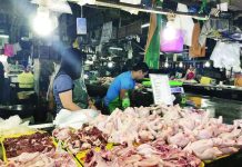 The United States Department of Agriculture projects that the Philippines’ import volume for chicken meat in 2027 will be 14.7 percent higher than the estimated 680,000 metric tons this year. GMA FILE PHOTO