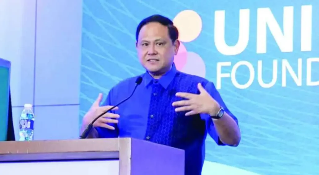Iloilo’s Gov. Arthur Defensor Jr. confirms that the province has met the criteria to declare a state of calamity following P1.181 billion in agricultural damage caused by a massive red-striped soft scale insect infestation across over 10,000 hectares of sugarcane plantations. The declaration aims to unlock financial aid and biosecurity interventions for nearly 9,500 affected sugarcane farmers. BALITA HALIN SA KAPITOLYO PHOTO
