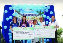 Ilonggo athletes Princess Joy Lagamon and Trixia Anne Arellano receive their P32,000 cash incentives each during the “Pasidungog sa Atletang Ilonggo” at the Iloilo Provincial Capitol on October 11. The two are among the 420 medal-winning athletes honored by the Iloilo provincial government, which released a total of P2.767 million in cash rewards for outstanding performances in regional and national sporting competitions. Also in photo are Iloilo Sports Development and Management Office head Dr. Janelyn Fundal and Senior Sports Development Officer Ray Cabarles. PHOTO FROM ILOILO SPORTS COMPLEX FACEBOOK PAGE