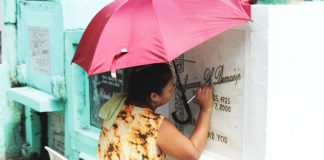 Bebe Soriano charges P200 per tombstone inscription and can complete about six jobs daily, depending on demand. “Mga sobra 10 years na ako nga muni pangabuhian ko,” she says. PHOTO BY ALLEN ANIMAS/PN