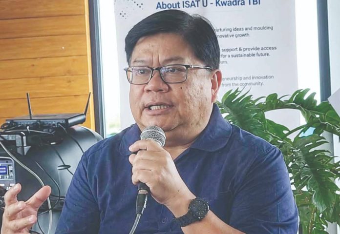 neljoy startup DRIVING INNOVATION. Department of Science and Technology - Western Visayas director Engr. Rowen R. Gelonga emphasizes the need to transform university research and homegrown innovations into viable businesses that generate jobs and spur economic growth. NELJOY N. GALIGAO/PN