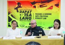 ANTI-DYNASTY PUSH. Msgr. Meliton B. Oso (center), director of the Jaro Archdiocesan Social Action Center (JASAC), discusses the “Dapat Isa Lang” People’s Initiative seeking an anti-political dynasty law, alongside Atty. Rean Sy (left) and Clarizel Joy Abellar of the Commission on Laity. The Archdiocese of Jaro is mobilizing parishes, youth and lay volunteers to help gather signatures for the nationwide initiative. ALLEN ANIMAS/PN
