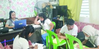 EDUCATION BEYOND CLASSROOM WALLS: Teacher gives Iloilo’s marginalized learners a second chance to dream In a small learning center filled with students of all ages and backgrounds, Teacher Jona Tamonan Tabaldo stands at the whiteboard, guiding Alternative Learning System learners through their lessons. “Teaching is not only a profession but also a meaningful responsibility and an opportunity to serve my community,” says Teacher Jona. Photo by ALLEN ANIMAS