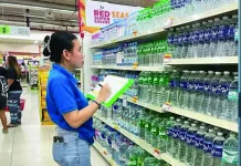 The Department of Trade and Industry denies rumors of panic buying of bottled water due to concerns about the El Niño. The agency also assures that prices of some 204 basic necessities and prime commodities will remain unchanged until the end of 2026. DTI PHOTO