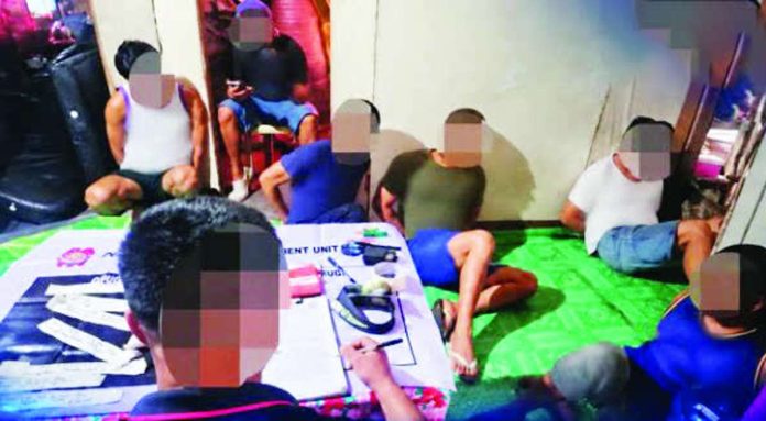 pototan_buy-bust.JPG_resized Police operatives inventory approximately 415 grams of suspected shabu confiscated from five arrested suspects in Barangay Cahaguichican, Pototan, Iloilo on Wednesday afternoon, Oct. 14, 2026. IPPO PHOTO
