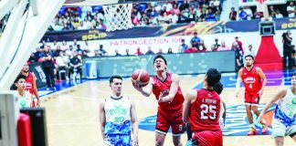 Barangay Ginebra San Miguel Kings’ Earl Scottie Thompson attacks the basket against Phoenix Super LPG Fuel Masters on his way to a conference-best 29-point performance in the Gin Kings' 106-89 victory. PBA