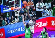 UP survives La Salle scare, snaps UAAP 2-game skid University of the Philippines Fighting Maroons’ Kingsly Udodo attacks the defense of De La Salle University Green Archers for an inside basket during their UAAP Season 89 men’s basketball clash at the SM Mall of Asia Arena. UAAP